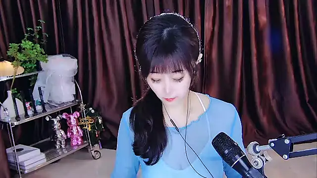 Snapshot of xiaoya666--baby chatting on 02-18-25, 02:38 xiaoya666--baby online show from 02-18-25, 02:38