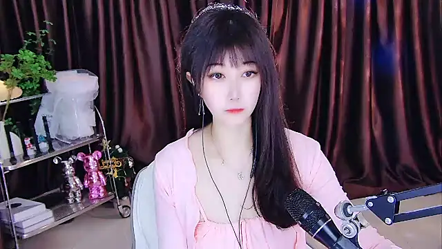 Snapshot of xiaoya666--baby chatting on 02-20-25, 02:24 xiaoya666--baby online show from 02-20-25, 02:24