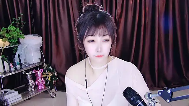 Snapshot of xiaoya666--baby chatting on 02-22-25, 02:19 xiaoya666--baby online show from 02-22-25, 02:19