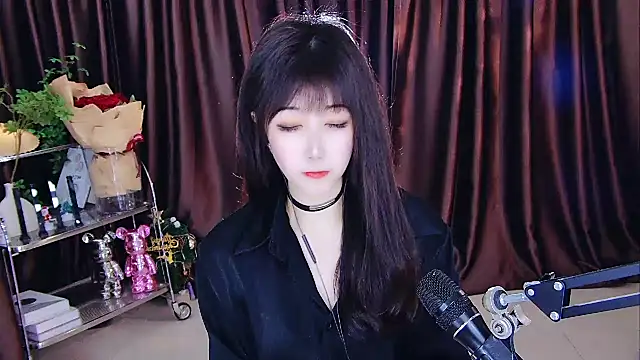 Snapshot of xiaoya666--baby chatting on 02-27-25, 02:32 xiaoya666--baby online show from 02-27-25, 02:32