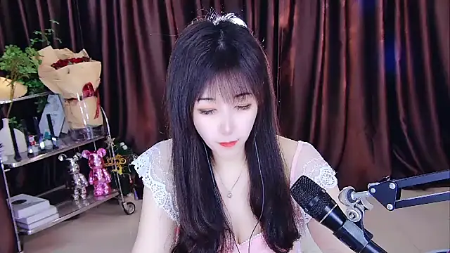 Snapshot of xiaoya666--baby chatting on 03-01-25, 02:04 xiaoya666--baby online show from 03-01-25, 02:04