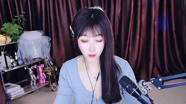 Snapshot of xiaoya666--baby chatting on 03-02-25, 02:00 xiaoya666--baby online show from 03-02-25, 02:00