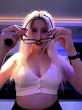 XMelissaX online show from 10-03-25, 09:23