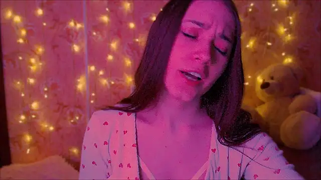 fluffy kitty  online show from 02-24-26, 06:28