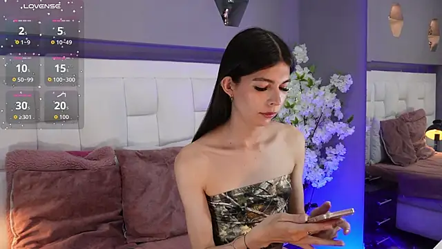 Snapshot of CuteAri chatting on 10-18-25, 08:42 CuteAri online show from 10-18-25, 08:42