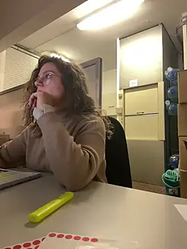 Snapshot of ItalianiMuli chatting on 01-27-25, 04:33 ItalianiMuli online show from 01-27-25, 04:33