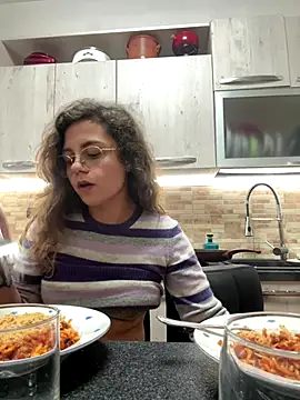 Snapshot of ItalianiMuli chatting on 10-10-25, 05:45 ItalianiMuli online show from 10-10-25, 05:45