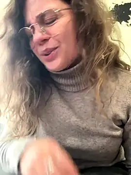 Snapshot of ItalianiMuli chatting on 12-02-25, 10:42 ItalianiMuli online show from 12-02-25, 10:42