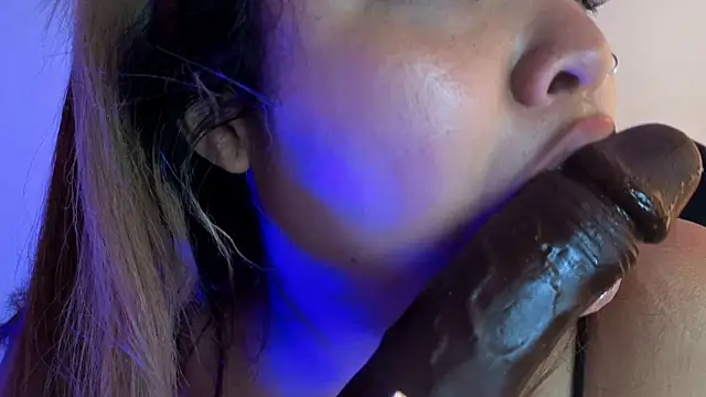 Agatha humidity online show from 12-21-25, 12:23