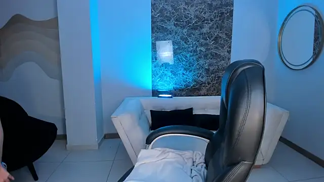 CarlaSmithX online show from 11-04-25, 08:30