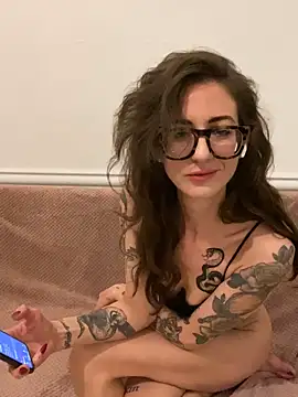 Thunder-Cunt online show from 10-26-25, 06:47