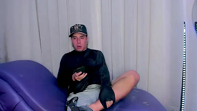 Yourslust  online show from 01-15-26, 10:13