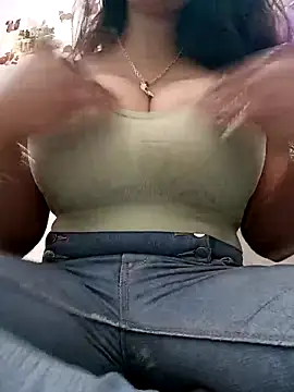 Snapshot of cute-mahek chatting on 02-13-25, 12:00 cute-mahek online show from 02-13-25, 12:00