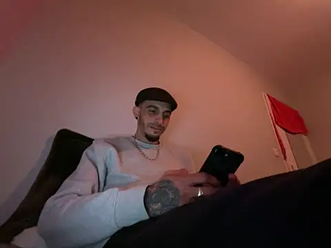 Snapshot of Rebeu313 chatting on 03-23-26, 09:30 Rebeu313 online show from 03-23-26, 09:30