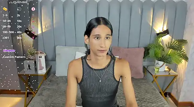 skyyfoxpraga online show from 01-04-25, 12:38