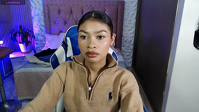 Snapshot of Perla_prg chatting on 11-11-25, 06:30 Perla prg online show from 11-11-25, 06:30