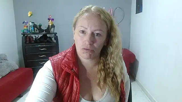 Snapshot of emperabigbootybigass chatting on 01-28-25, 01:05 emperabigbootybigass online show from 01-28-25, 01:05