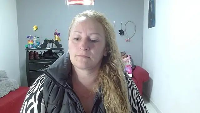 Snapshot of emperabigbootybigass chatting on 01-31-25, 12:18 emperabigbootybigass online show from 01-31-25, 12:18