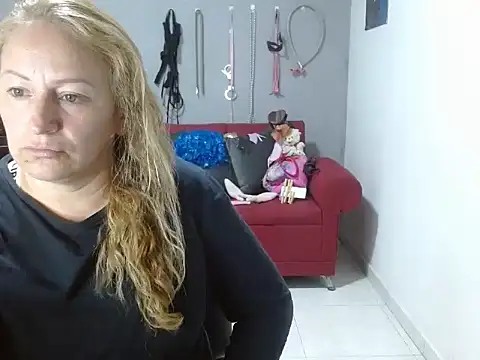 Snapshot of emperabigbootybigass chatting on 02-11-25, 12:27 emperabigbootybigass online show from 02-11-25, 12:27