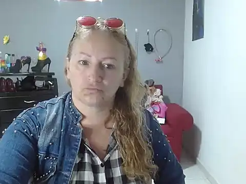 Snapshot of emperabigbootybigass chatting on 02-13-25, 12:43 emperabigbootybigass online show from 02-13-25, 12:43