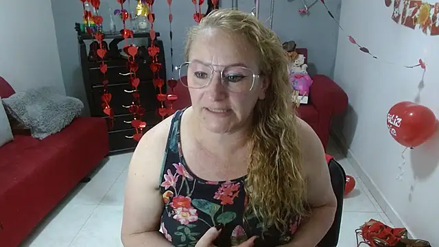 Snapshot of emperabigbootybigass chatting on 02-14-25, 06:40 emperabigbootybigass online show from 02-14-25, 06:40