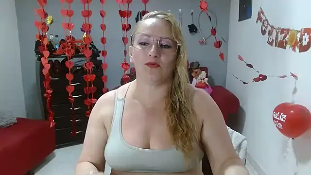 Snapshot of emperabigbootybigass chatting on 02-18-25, 03:43 emperabigbootybigass online show from 02-18-25, 03:43