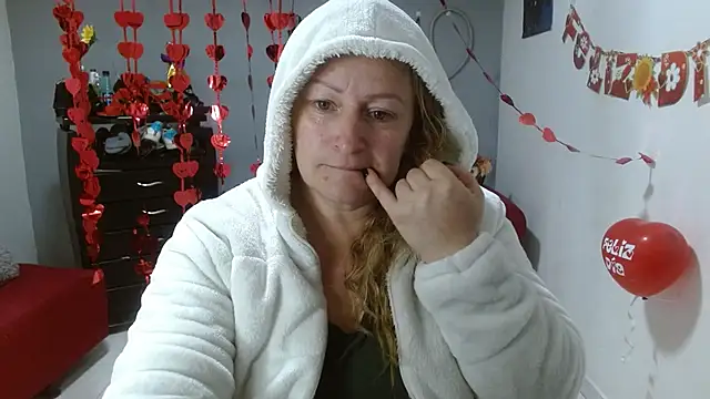 Snapshot of emperabigbootybigass chatting on 02-19-25, 12:11 emperabigbootybigass online show from 02-19-25, 12:11