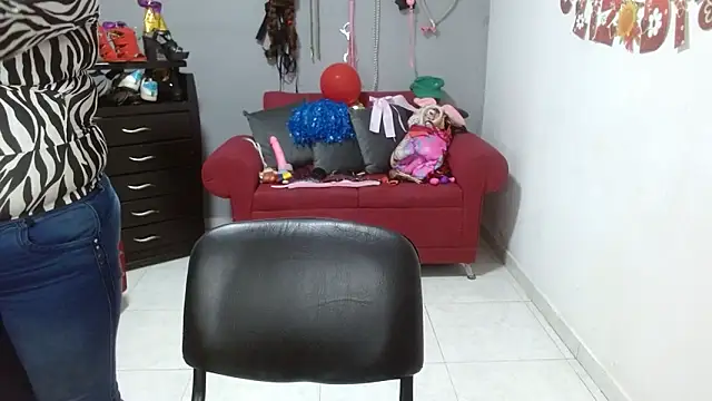 Snapshot of emperabigbootybigass chatting on 02-27-25, 03:37 emperabigbootybigass online show from 02-27-25, 03:37