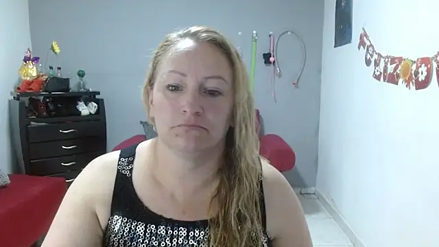 Snapshot of emperabigbootybigass chatting on 03-03-25, 06:33 emperabigbootybigass online show from 03-03-25, 06:33