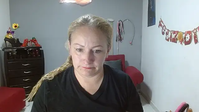 Snapshot of emperabigbootybigass chatting on 03-12-25, 09:24 emperabigbootybigass online show from 03-12-25, 09:24