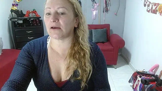 Snapshot of emperabigbootybigass chatting on 03-13-25, 12:35 emperabigbootybigass online show from 03-13-25, 12:35