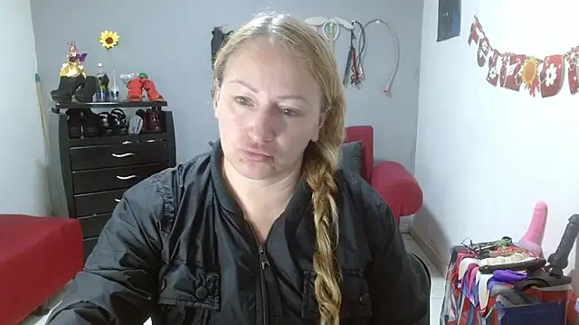 Snapshot of emperabigbootybigass chatting on 03-18-25, 12:14 emperabigbootybigass online show from 03-18-25, 12:14