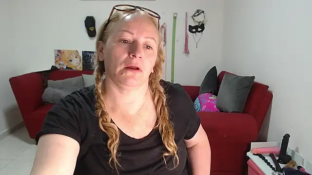 Snapshot of emperabigbootybigass chatting on 09-10-25, 12:16 emperabigbootybigass online show from 09-10-25, 12:16