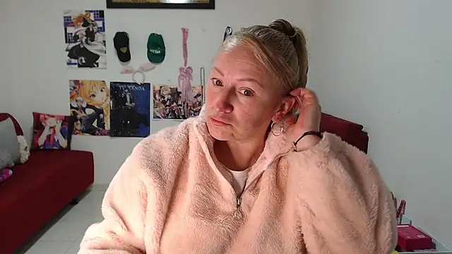 Snapshot of emperabigbootybigass chatting on 09-19-25, 12:17 emperabigbootybigass online show from 09-19-25, 12:17