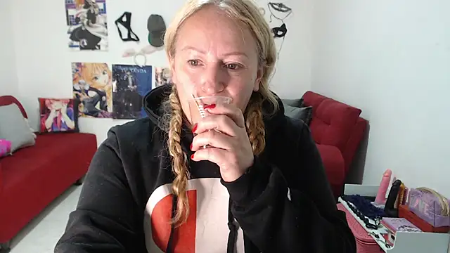 Snapshot of emperabigbootybigass chatting on 10-06-25, 12:24 emperabigbootybigass online show from 10-06-25, 12:24