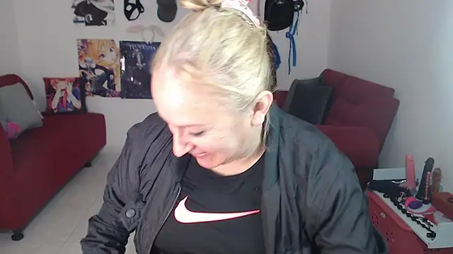 Snapshot of emperabigbootybigass chatting on 10-15-25, 12:16 emperabigbootybigass online show from 10-15-25, 12:16