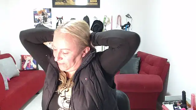 Snapshot of emperabigbootybigass chatting on 10-20-25, 12:16 emperabigbootybigass online show from 10-20-25, 12:16