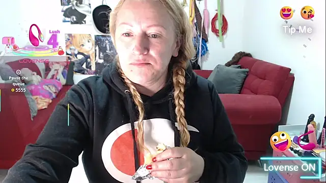 Snapshot of emperabigbootybigass chatting on 10-31-25, 12:28 emperabigbootybigass online show from 10-31-25, 12:28