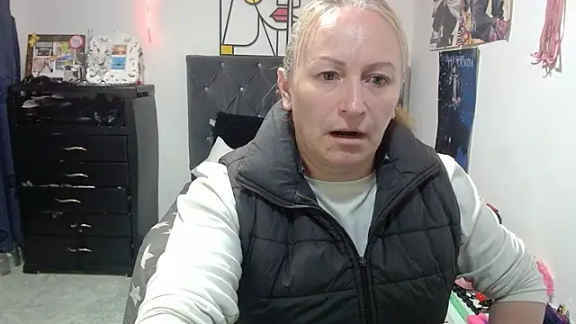 emperabigbootybigass online show from 05-04-26, 12:23