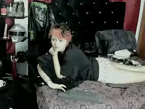 Snapshot of Baby_Punk chatting on 12-04-24, 02:42 Baby Punk online show from 12-04-24, 02:42