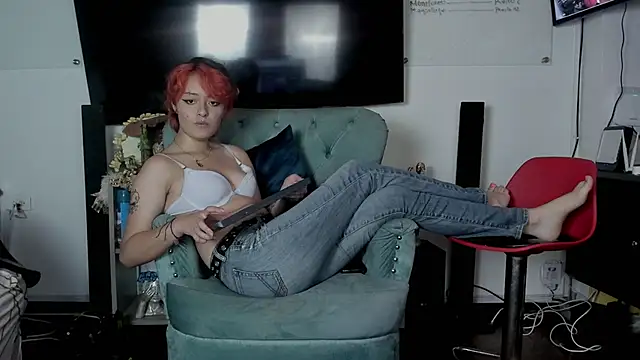 Snapshot of Baby_Punk chatting on 01-02-25, 10:44 Baby Punk online show from 01-02-25, 10:44