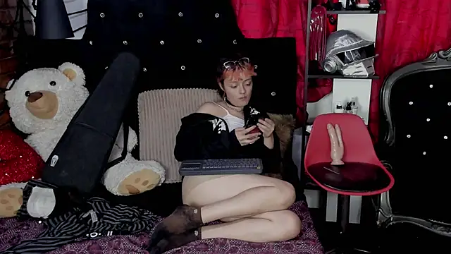 Snapshot of Baby_Punk chatting on 01-16-25, 10:55 Baby Punk online show from 01-16-25, 10:55
