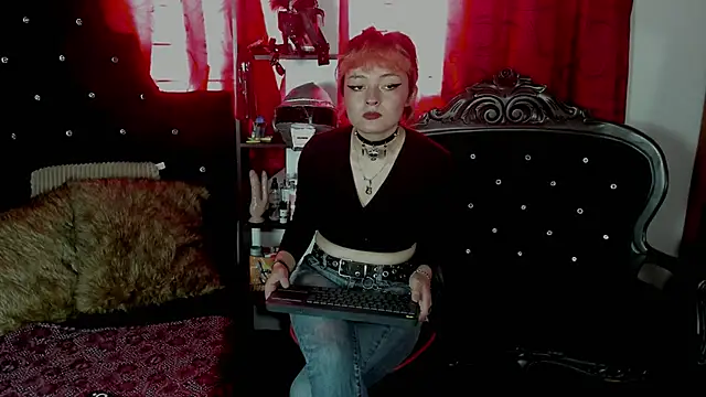 Snapshot of Baby_Punk chatting on 01-17-25, 06:54 Baby Punk online show from 01-17-25, 06:54