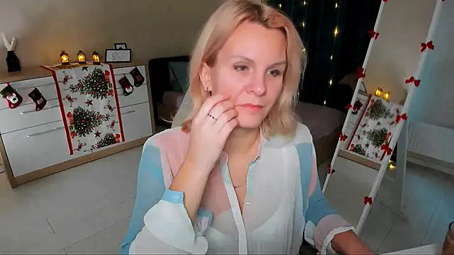 Louisa Bay online show from 12-21-24, 07:45