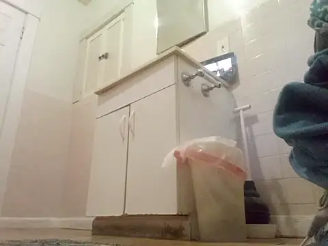 Snapshot of DevinToore chatting on 03-11-26, 04:24 DevinToore online show from 03-11-26, 04:24