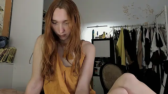 LisaIcon online show from 11-19-25, 11:43