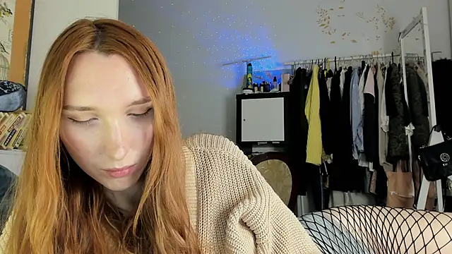 LisaIcon online show from 11-23-25, 01:33