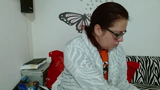 LadyHellene online show from 01-14-26, 05:13