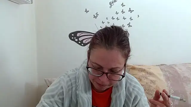 Snapshot of LadyHellene chatting on 03-05-26, 06:42 LadyHellene online show from 03-05-26, 06:42