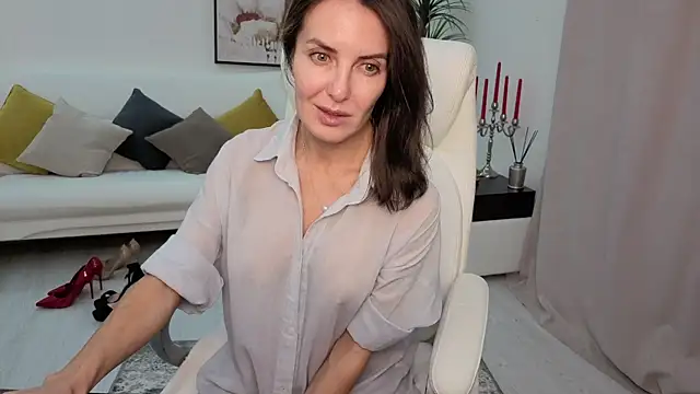 Beylly online show from 11-28-25, 03:47